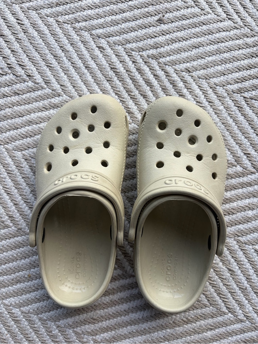 CROCS Kids Classic Clog in Light Beige, used size c11